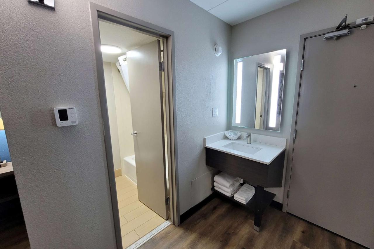 فندق Wingate By Wyndham Wichita Airport المظهر الخارجي الصورة