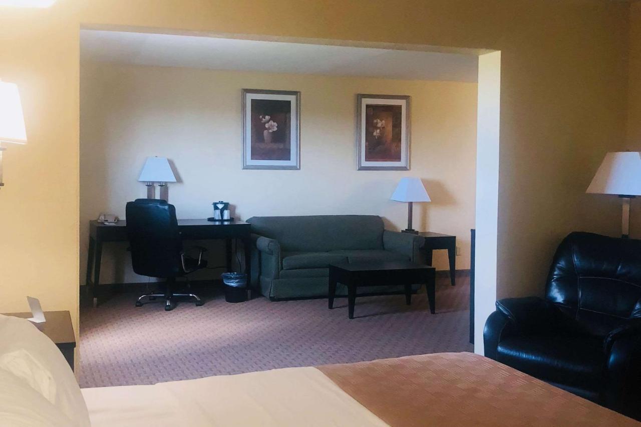 فندق Wingate By Wyndham Wichita Airport المظهر الخارجي الصورة